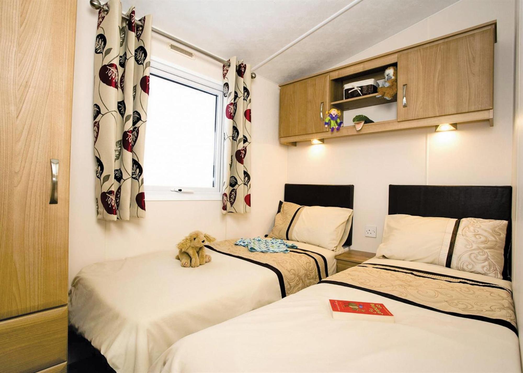 Lakeside Holiday Park Hotel Burnham-on-Sea Exterior photo
